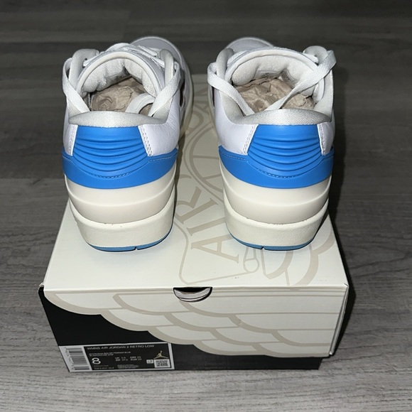Women’s Air Jordan 2 Retro Low “NC to Chi” - Picture 4 of 8